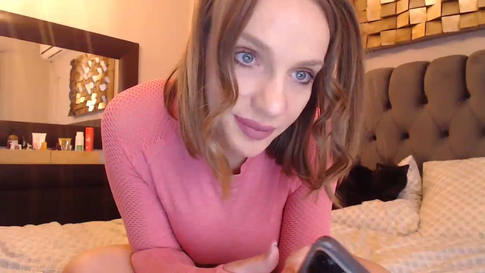 Gallery image thumbnail from call_me_em's myfreecams stream on, 02/04/2024, 09:10 image 18 of 20