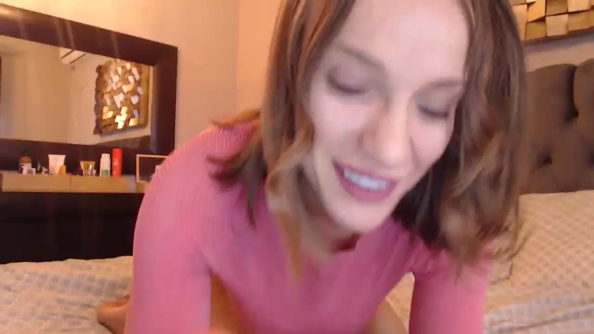 Gallery image thumbnail from call_me_em's myfreecams stream on, 02/04/2024, 09:10 image 1 of 20