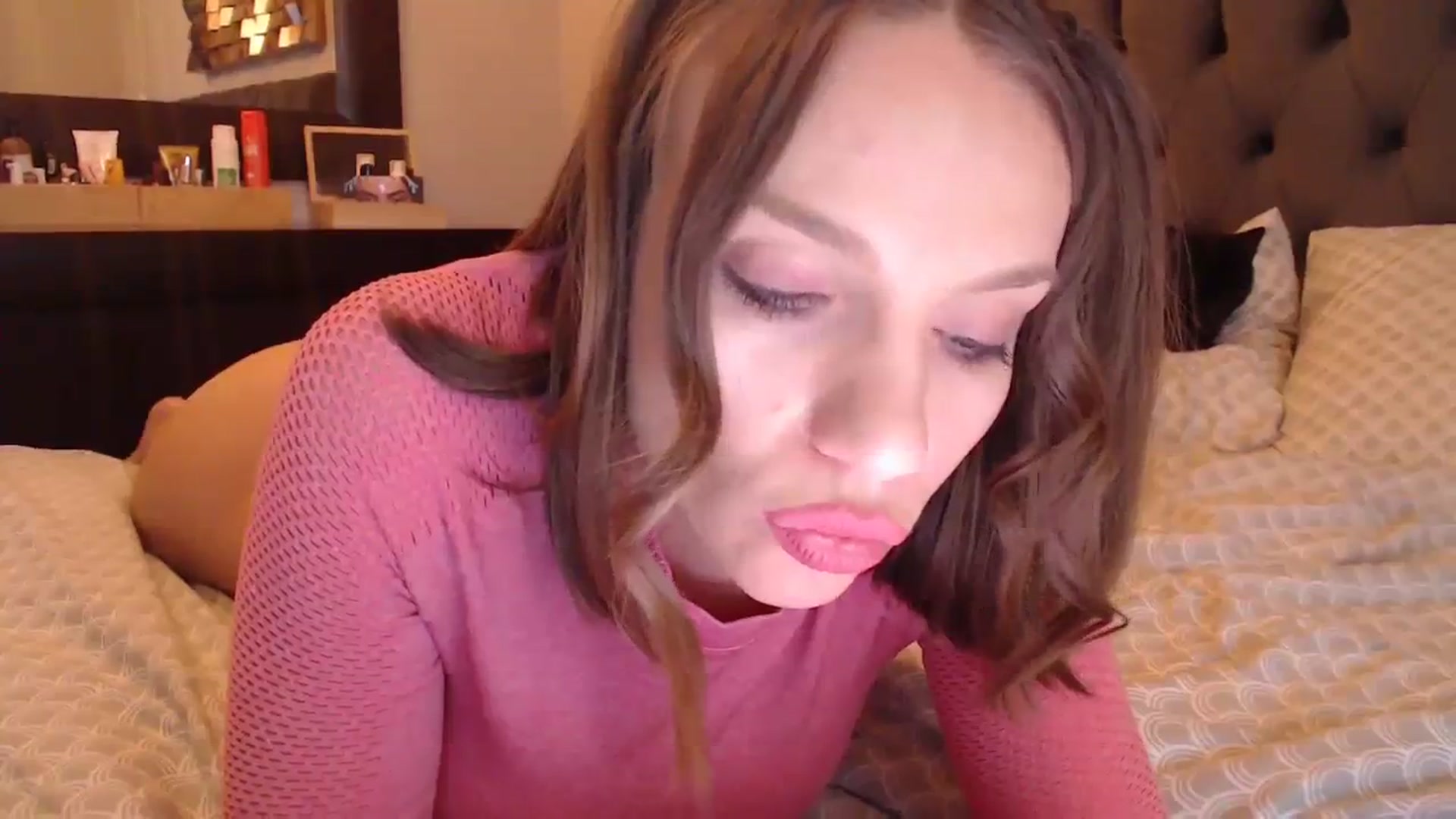 Gallery image thumbnail from call_me_em's myfreecams stream on, 02/04/2024, 09:10 image 16 of 20