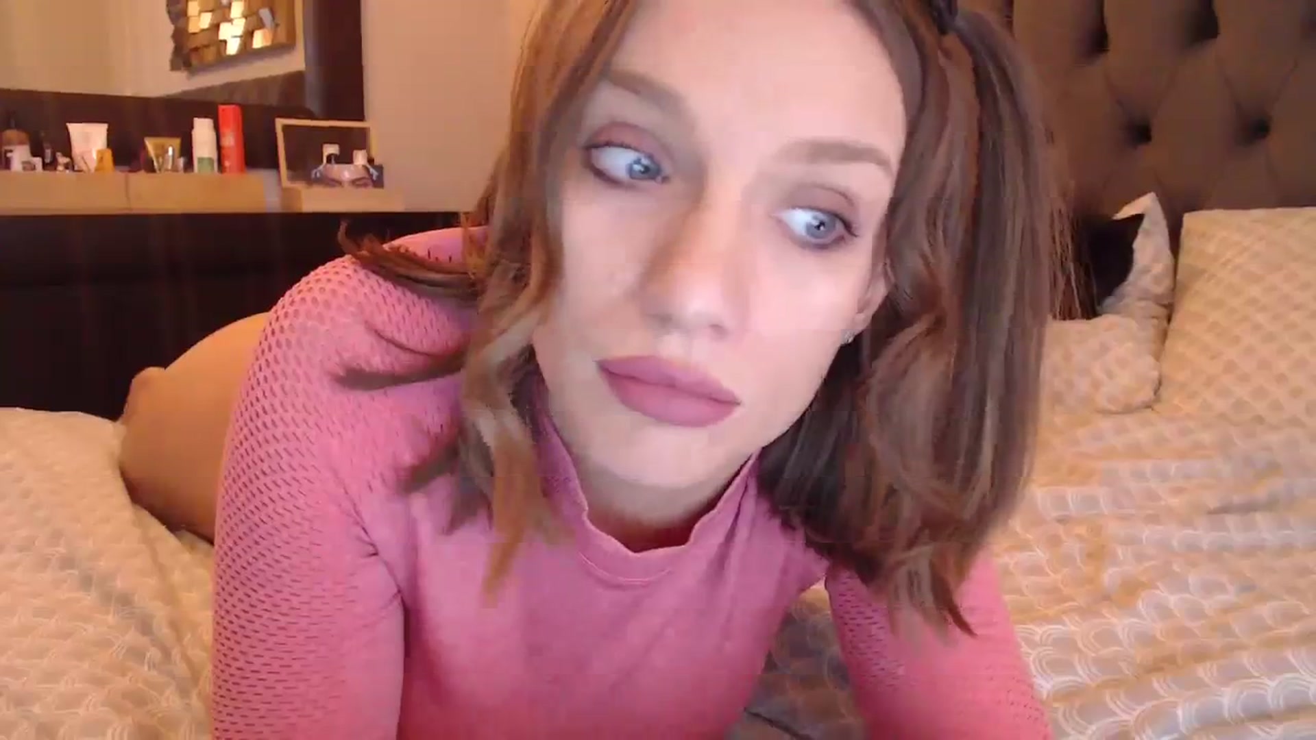 Gallery image thumbnail from call_me_em's myfreecams stream on, 02/04/2024, 09:10 image 15 of 20