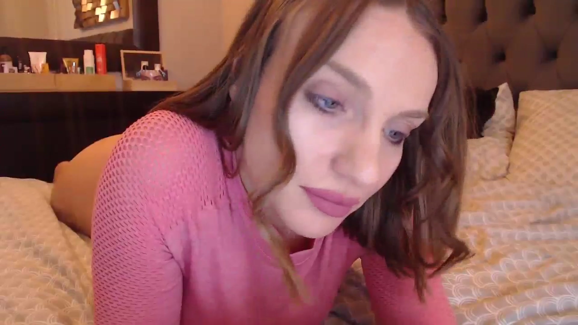 Gallery image thumbnail from call_me_em's myfreecams stream on, 02/04/2024, 09:10 image 11 of 20