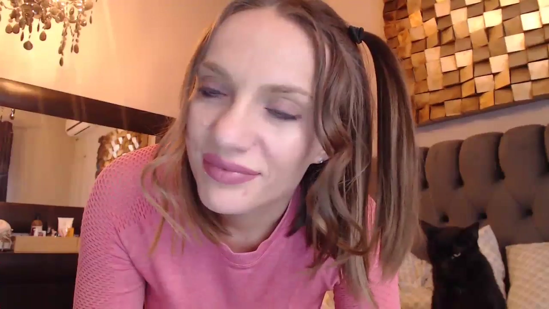 Gallery image thumbnail from call_me_em's myfreecams stream on, 02/04/2024, 10:52 image 15 of 20