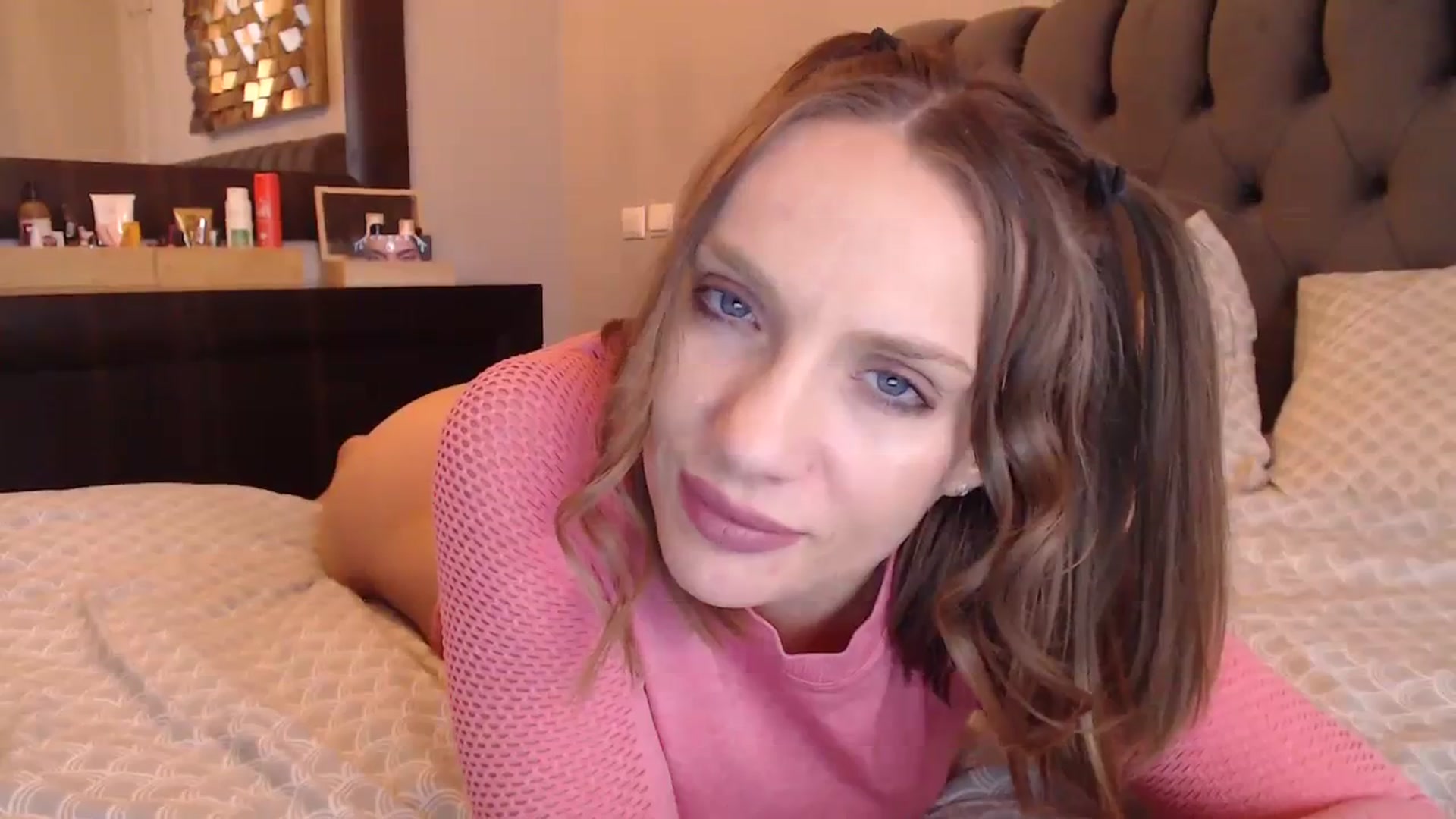 Gallery image thumbnail from call_me_em's myfreecams stream on, 02/04/2024, 10:52 image 3 of 20