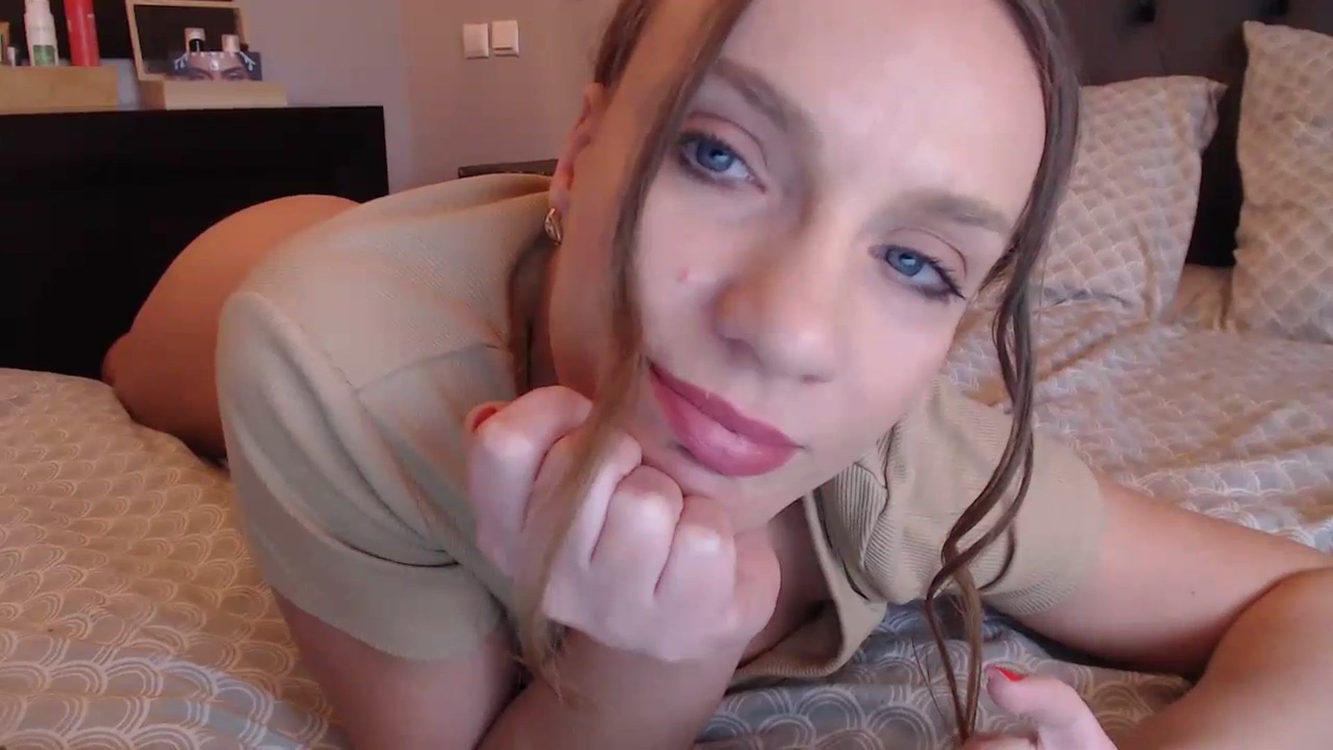 Gallery image thumbnail from call_me_em's myfreecams stream on, 02/10/2024, 11:27 image 11 of 20