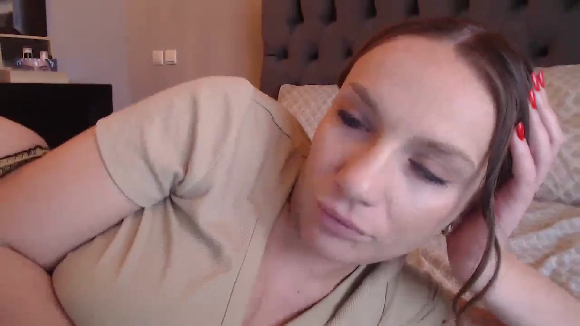 Gallery image thumbnail from call_me_em's myfreecams stream on, 02/10/2024, 11:27 image 6 of 20