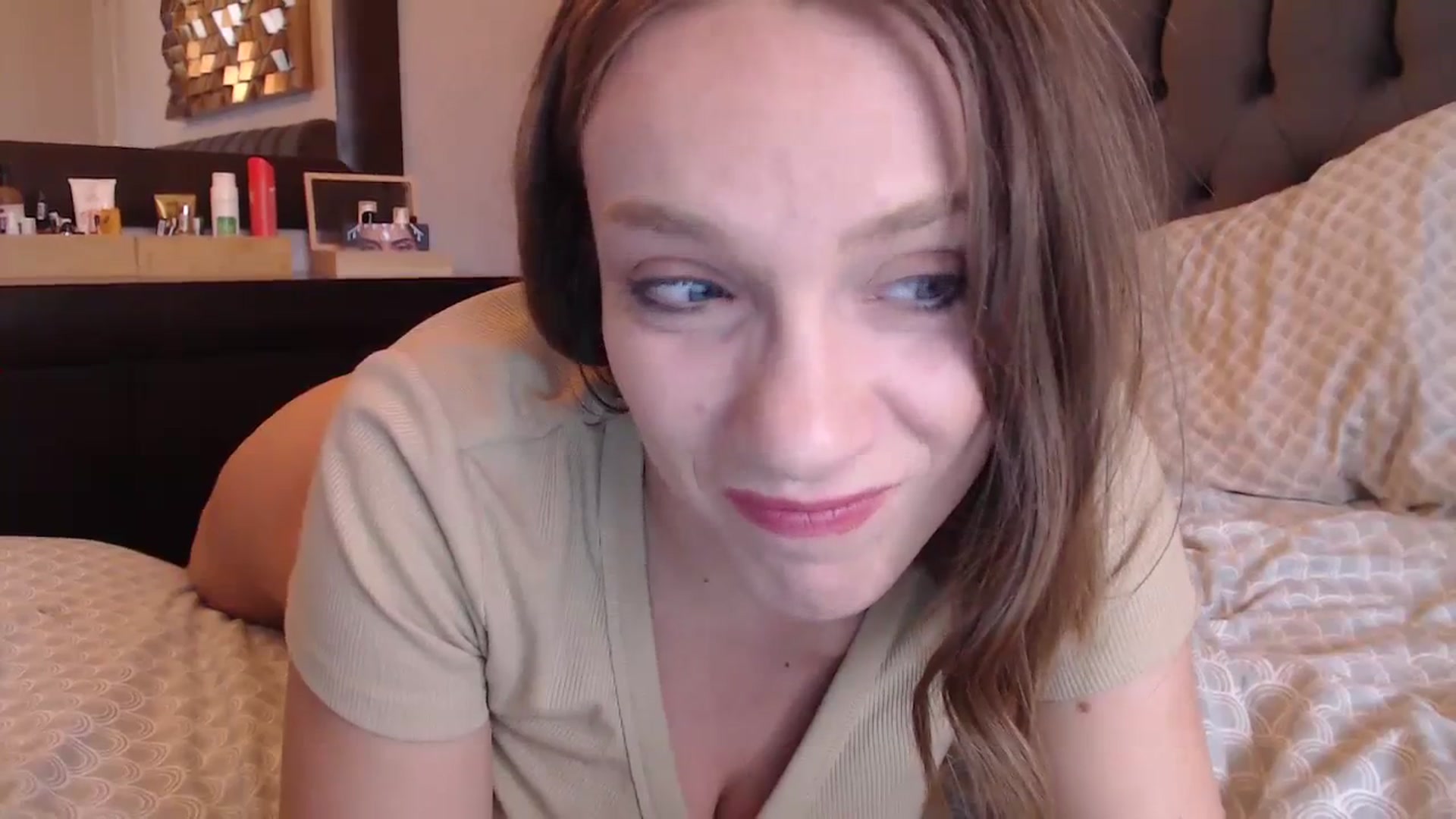 Gallery image thumbnail from call_me_em's myfreecams stream on, 02/10/2024, 12:50 image 10 of 20