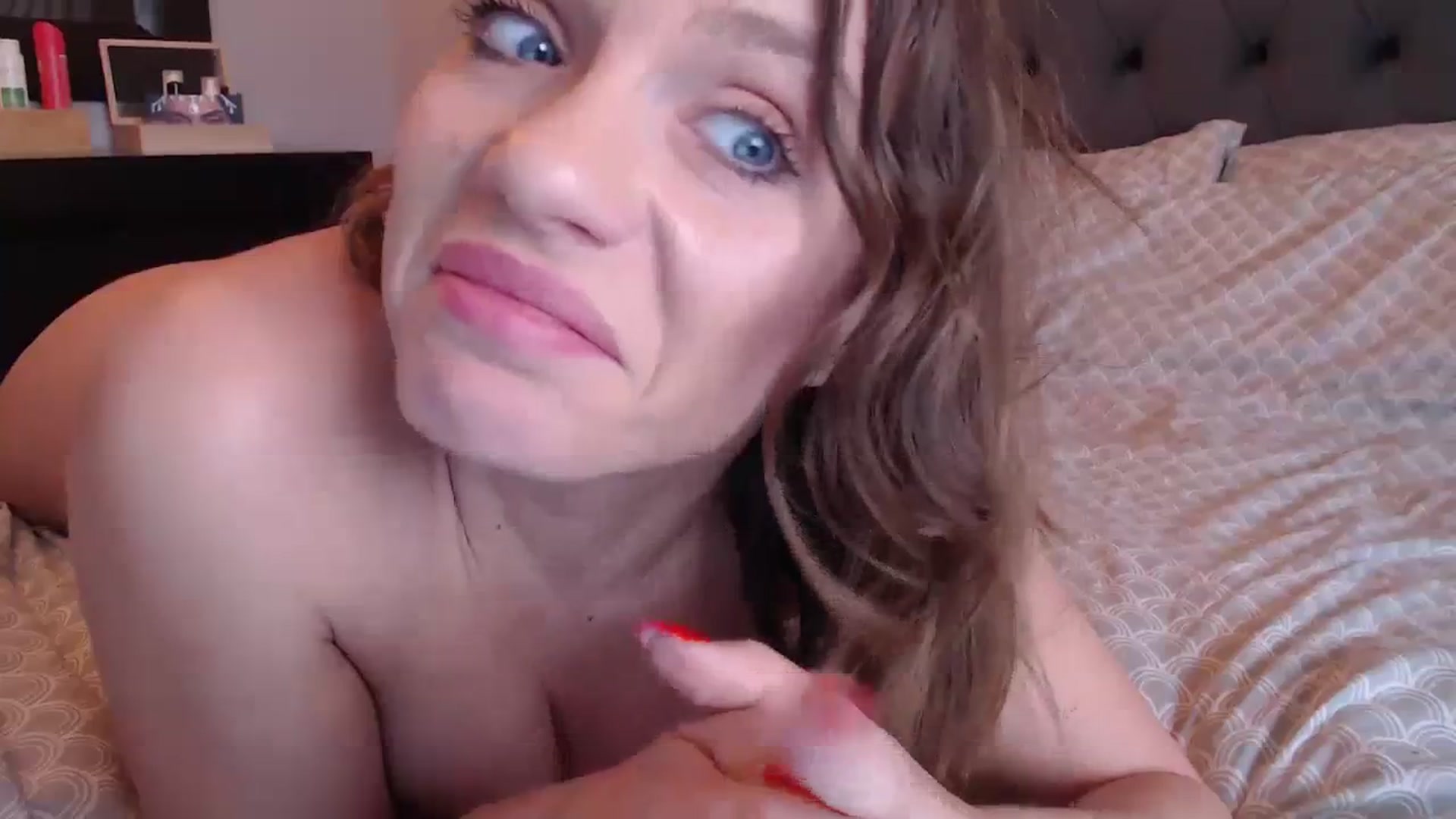 Gallery image thumbnail from call_me_em's myfreecams stream on, 02/12/2024, 08:18 image 2 of 20