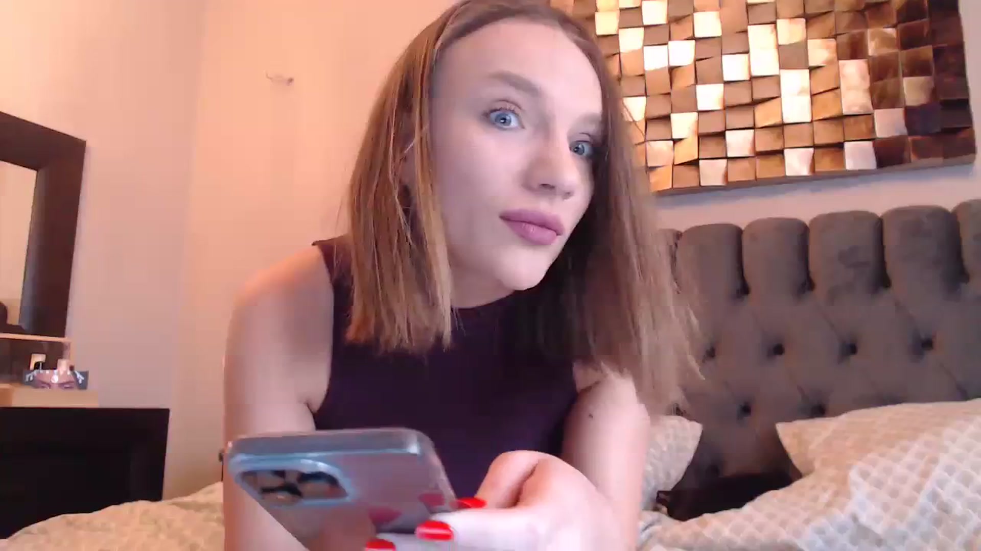 Gallery image thumbnail from call_me_em's myfreecams stream on, 02/13/2024, 10:12 image 6 of 20