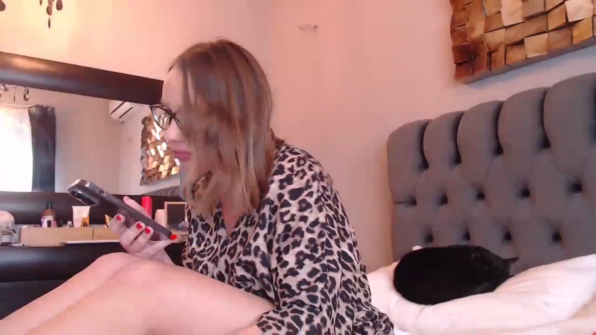 Gallery image thumbnail from call_me_em's myfreecams stream on, 03/03/2024, 09:45 image 15 of 20