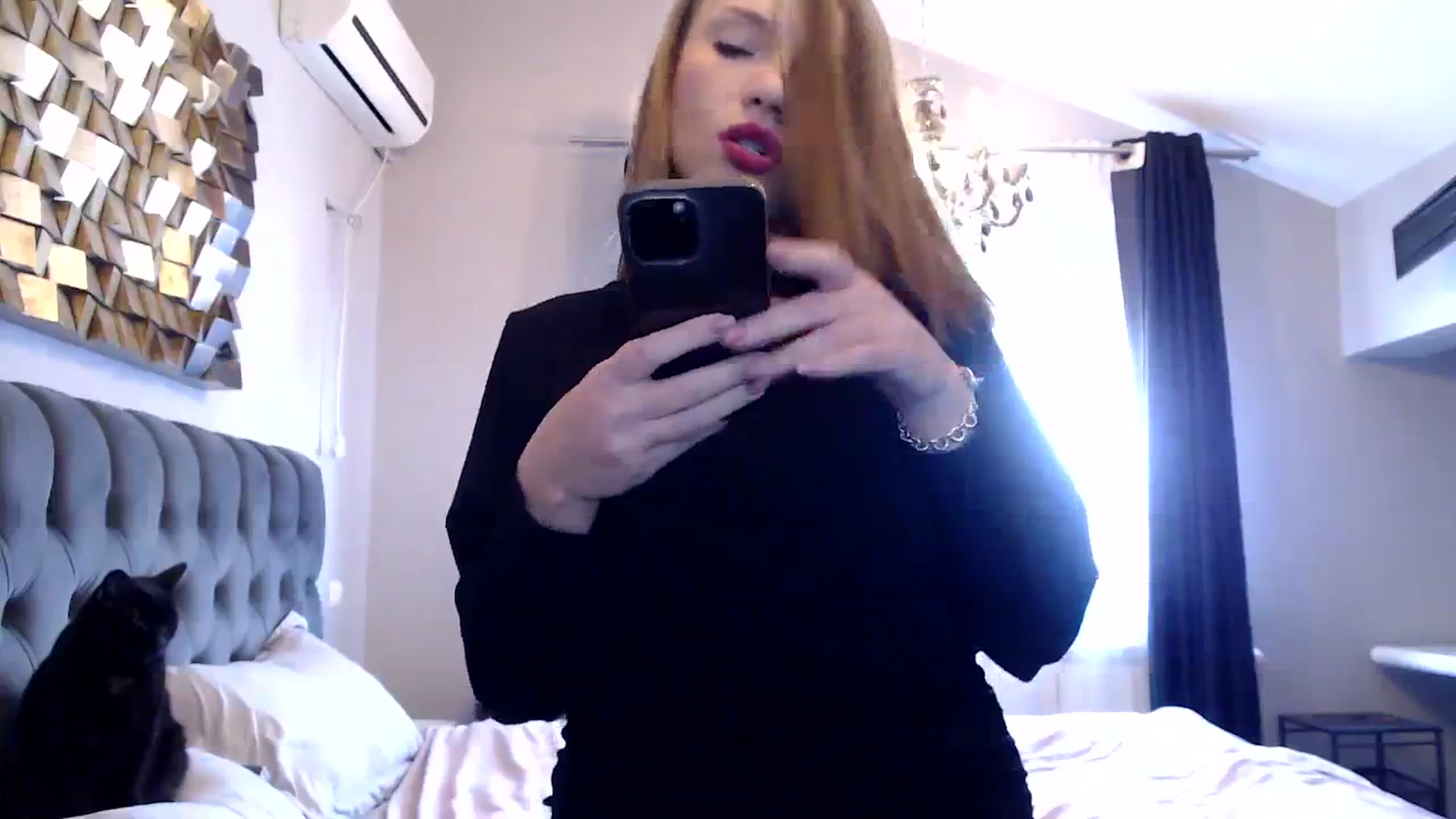 Gallery image thumbnail from call_me_em's myfreecams stream on, 03/10/2024, 08:55 image 15 of 20