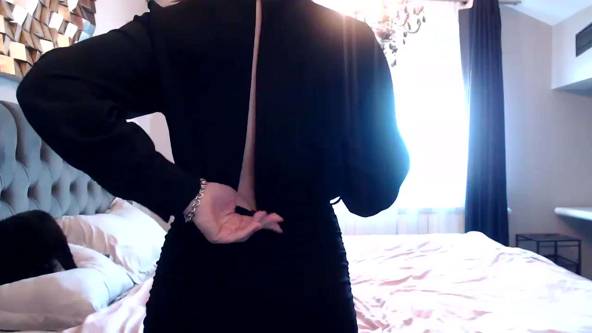Gallery image thumbnail from call_me_em's myfreecams stream on, 03/10/2024, 08:55 image 10 of 20