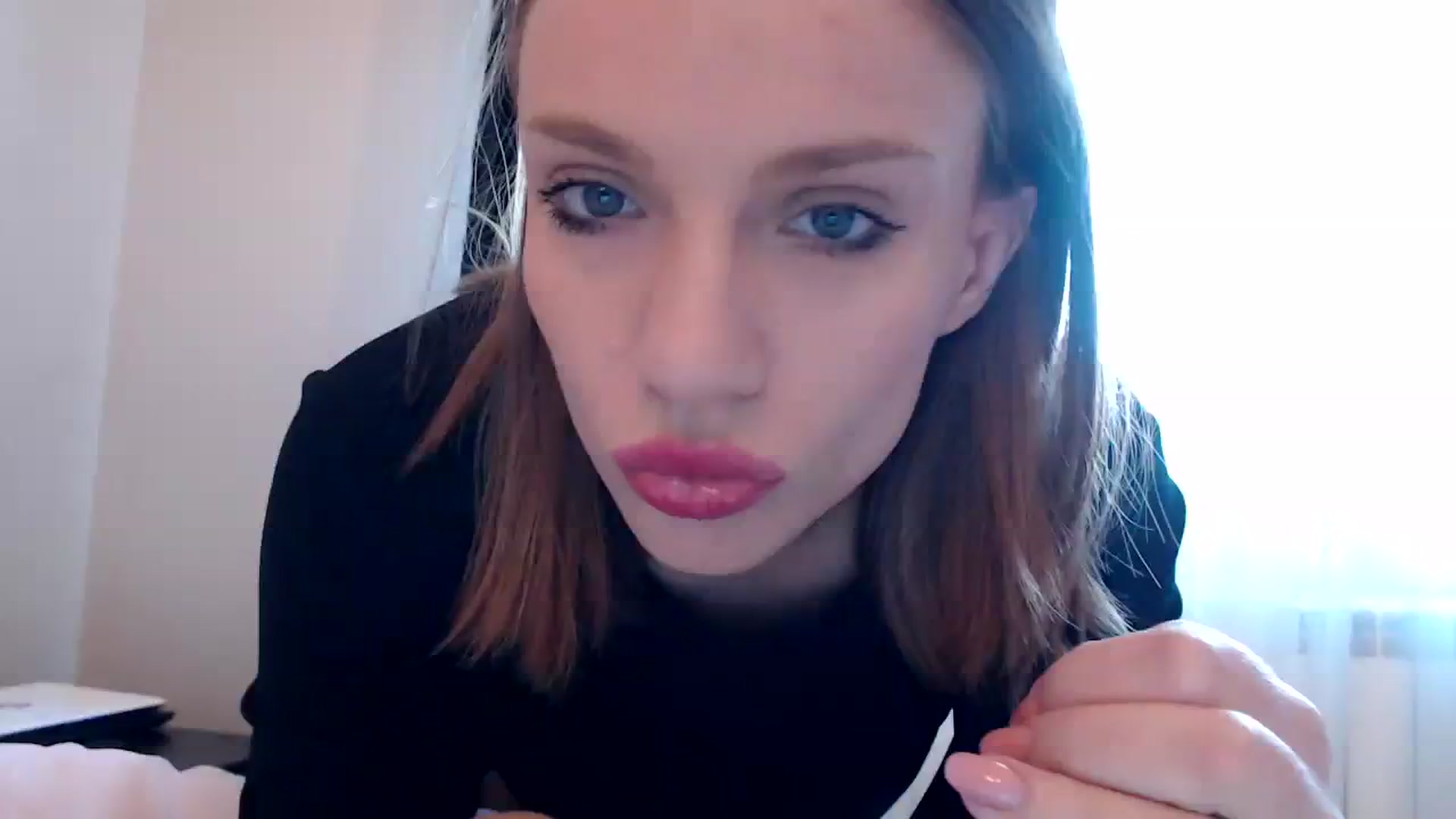 Gallery image thumbnail from call_me_em's myfreecams stream on, 03/10/2024, 08:55 image 18 of 20