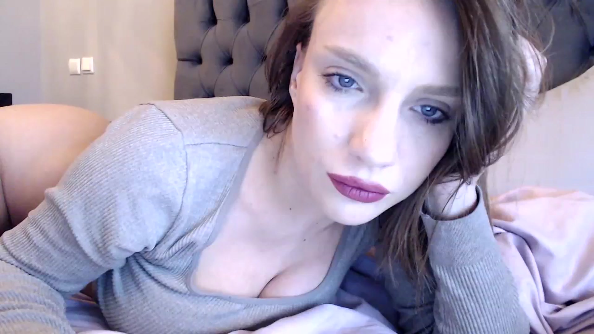 Gallery image thumbnail from call_me_em's myfreecams stream on, 03/13/2024, 08:23 image 7 of 20