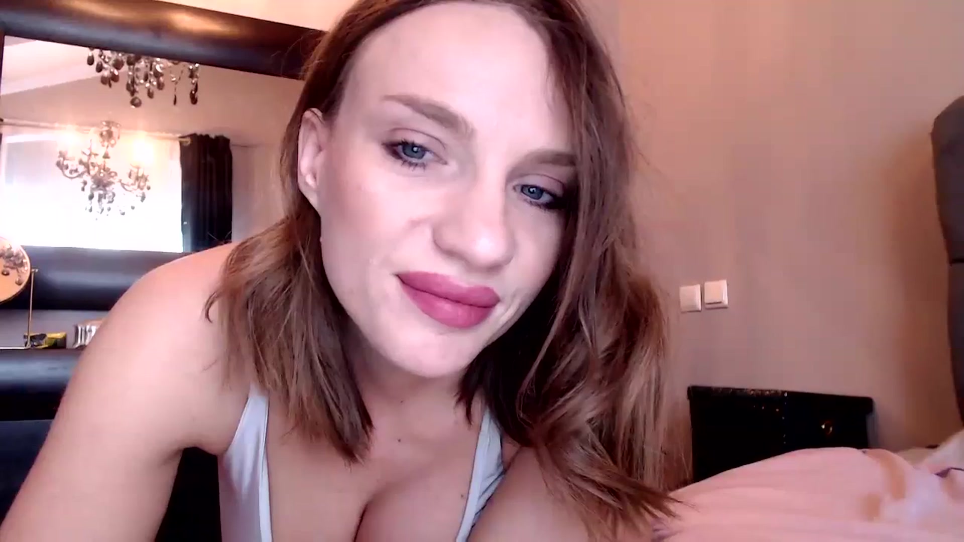 Gallery image thumbnail from call_me_em's myfreecams stream on, 03/16/2024, 09:10 image 6 of 20