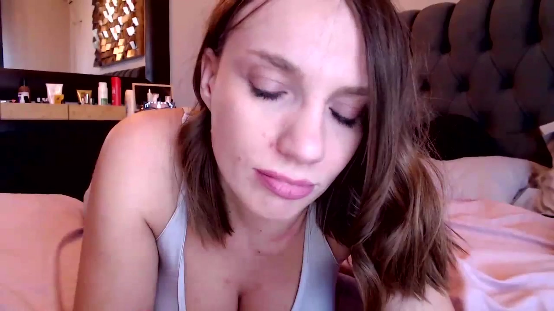 Gallery image thumbnail from call_me_em's myfreecams stream on, 03/16/2024, 13:21 image 12 of 20