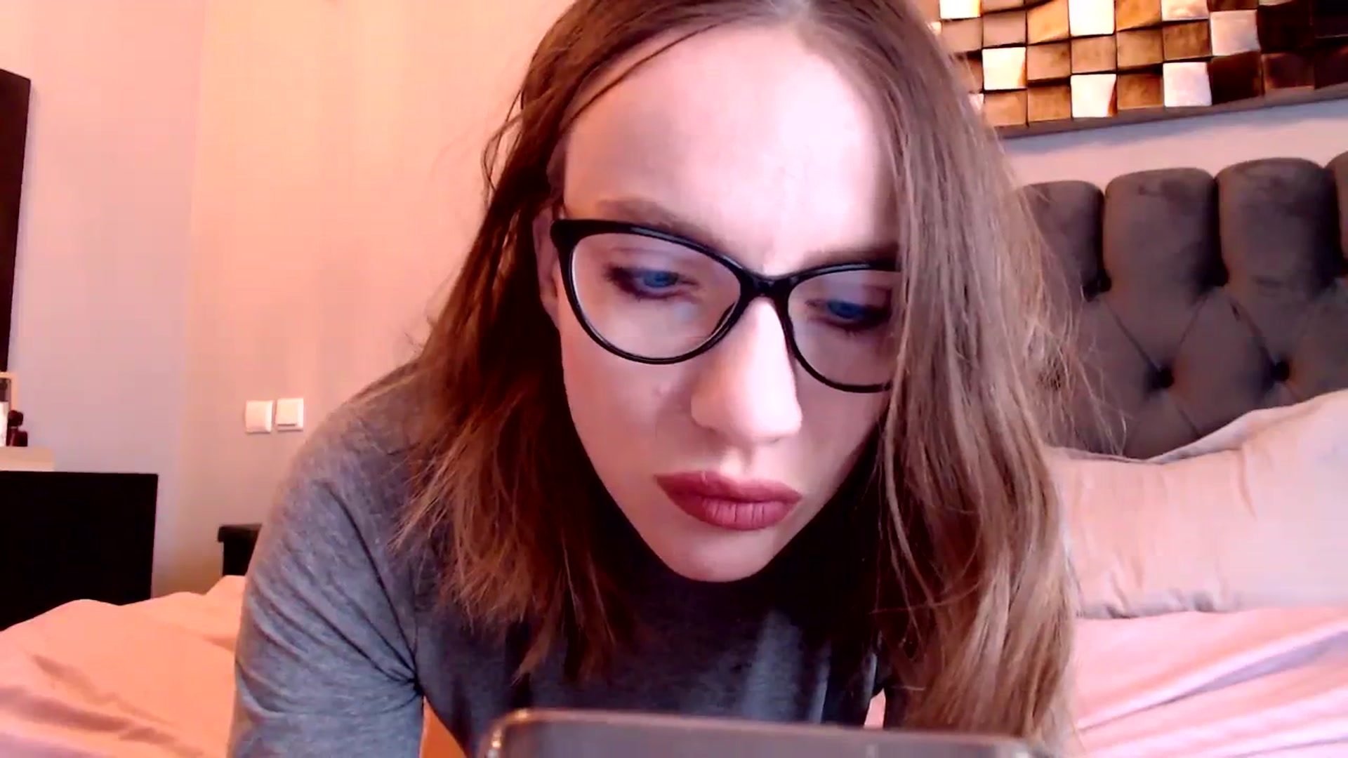 Gallery image thumbnail from call_me_em's myfreecams stream on, 03/21/2024, 07:47 image 7 of 20