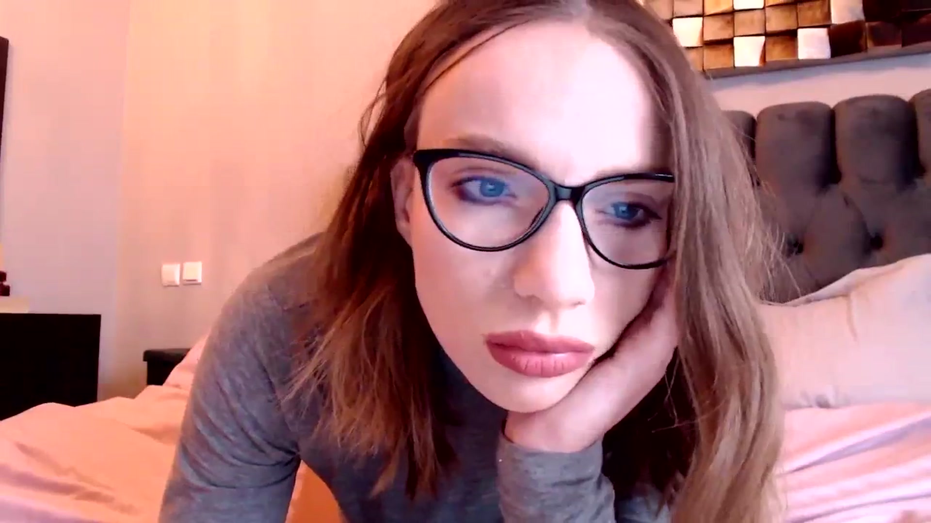 Gallery image thumbnail from call_me_em's myfreecams stream on, 03/21/2024, 07:47 image 3 of 20