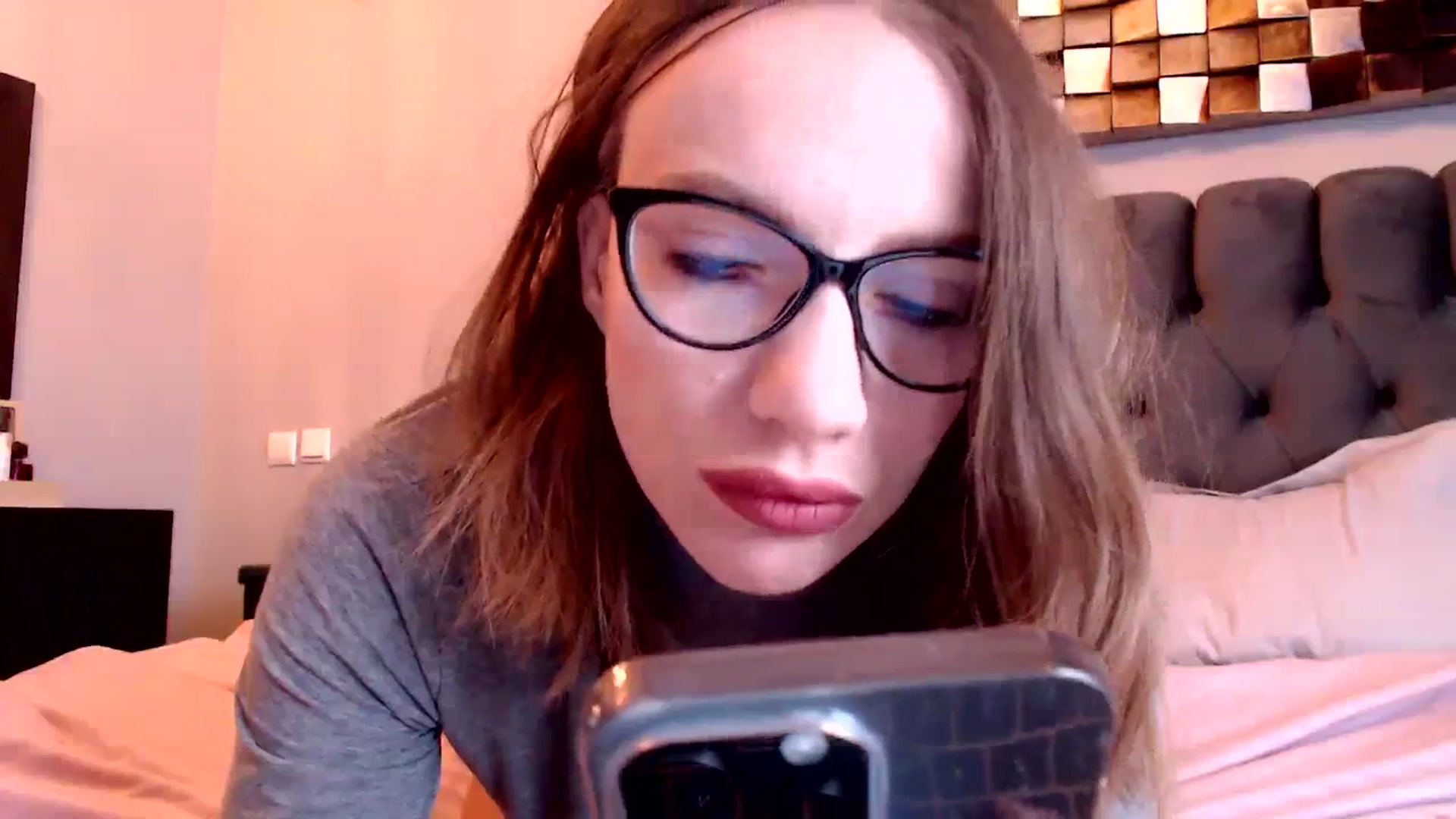 Gallery image thumbnail from call_me_em's myfreecams stream on, 03/21/2024, 07:47 image 6 of 20