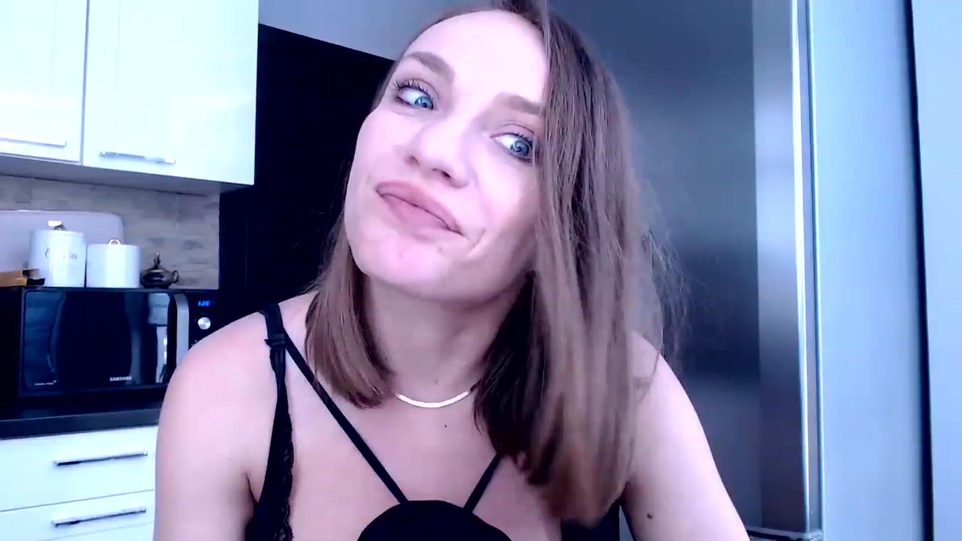 Gallery image thumbnail from call_me_em's myfreecams stream on, 03/22/2024, 13:04 image 13 of 20