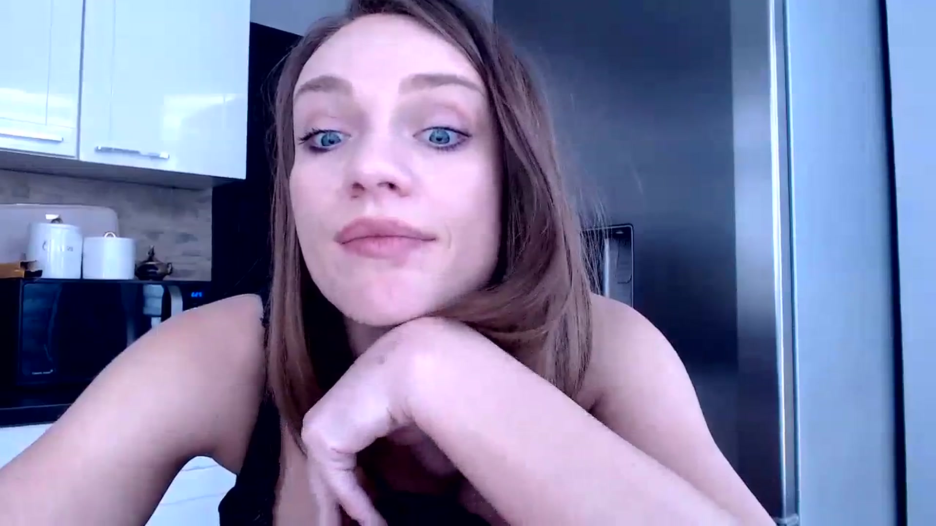 Gallery image thumbnail from call_me_em's myfreecams stream on, 03/22/2024, 13:04 image 17 of 20