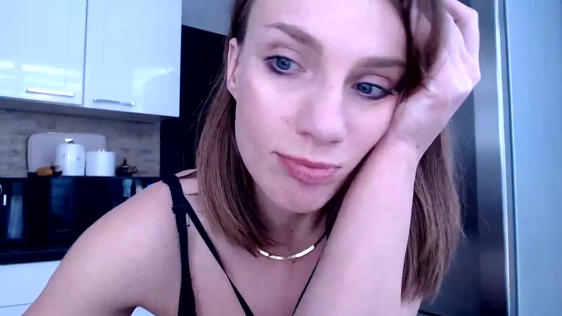 Gallery image thumbnail from call_me_em's myfreecams stream on, 03/22/2024, 13:51 image 3 of 20