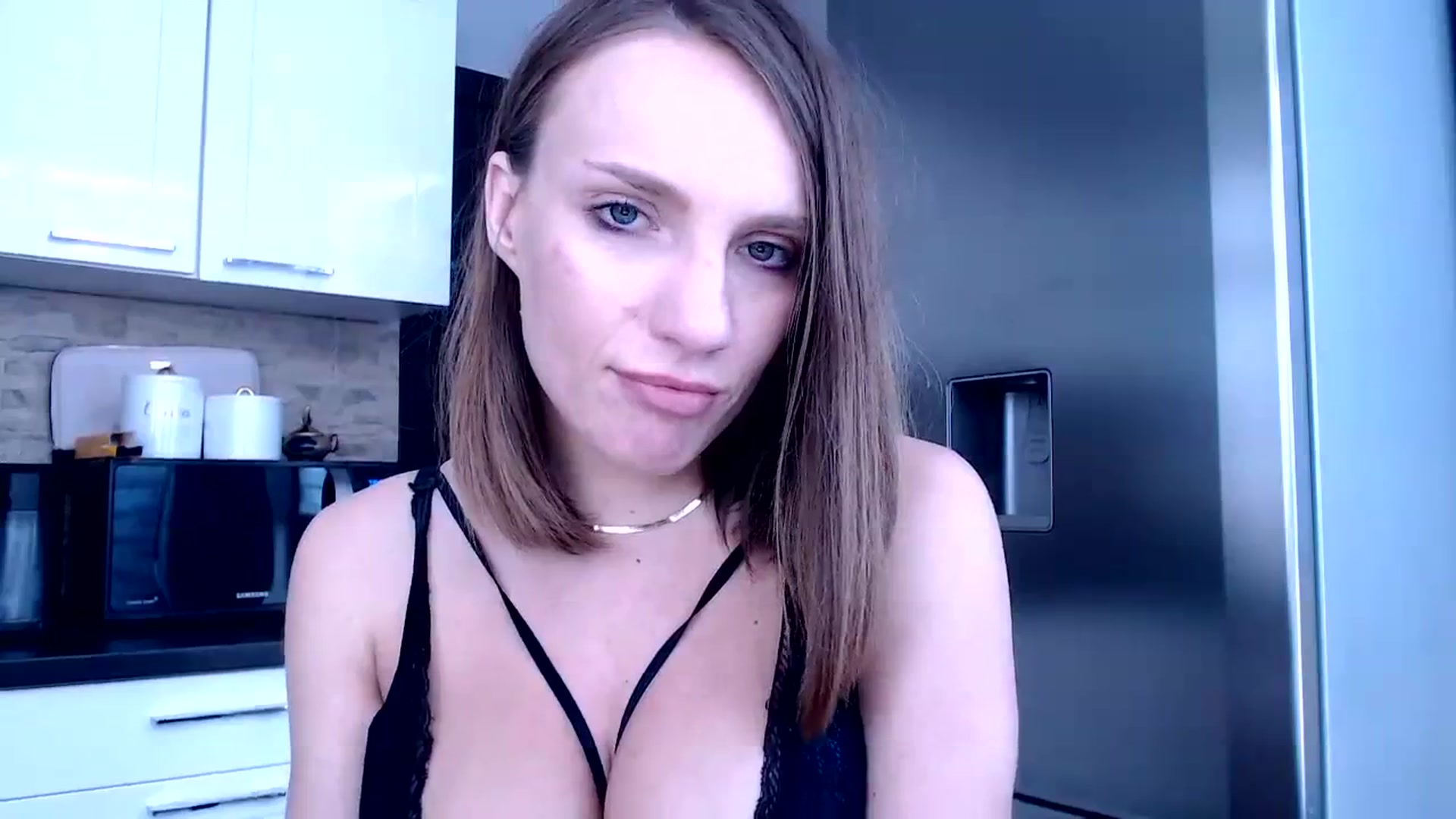 Gallery image thumbnail from call_me_em's myfreecams stream on, 03/22/2024, 13:51 image 13 of 20