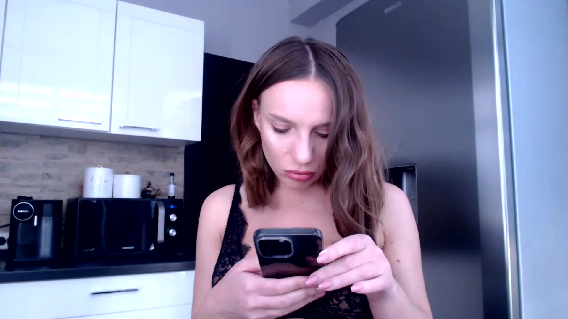 Gallery image thumbnail from call_me_em's myfreecams stream on, 03/27/2024, 10:05 image 3 of 20