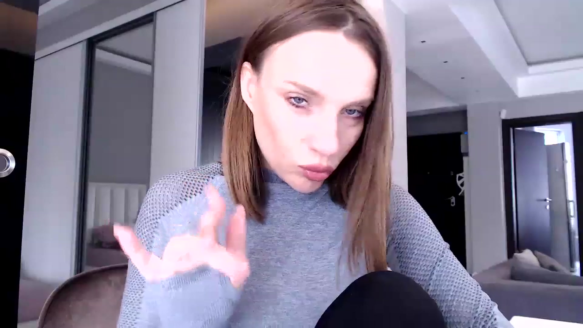 Gallery image thumbnail from call_me_em's myfreecams stream on, 03/30/2024, 10:11 image 8 of 20