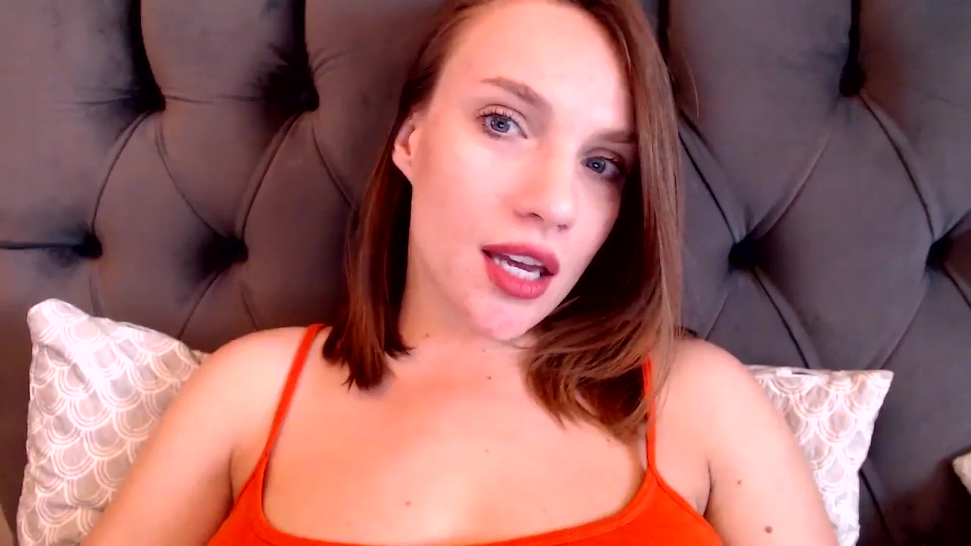 Gallery image thumbnail from call_me_em's myfreecams stream on, 04/14/2024, 11:43 image 8 of 20