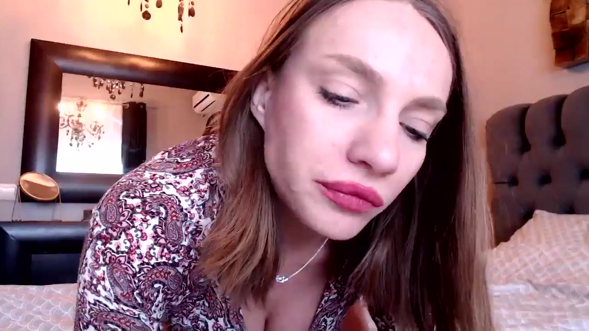 Gallery image thumbnail from call_me_em's myfreecams stream on, 04/21/2024, 09:03 image 15 of 20