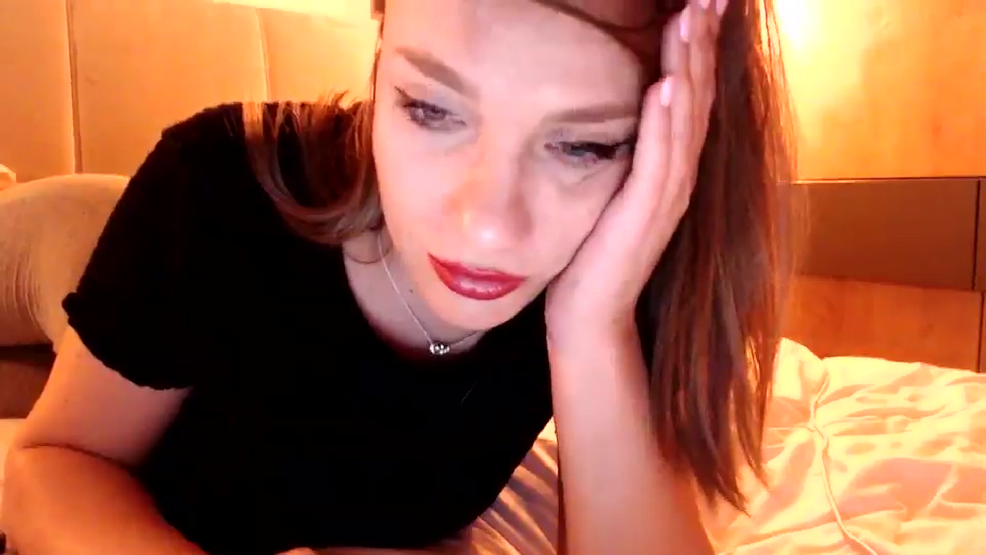 Gallery image thumbnail from call_me_em's myfreecams stream on, 04/25/2024, 18:03 image 13 of 20