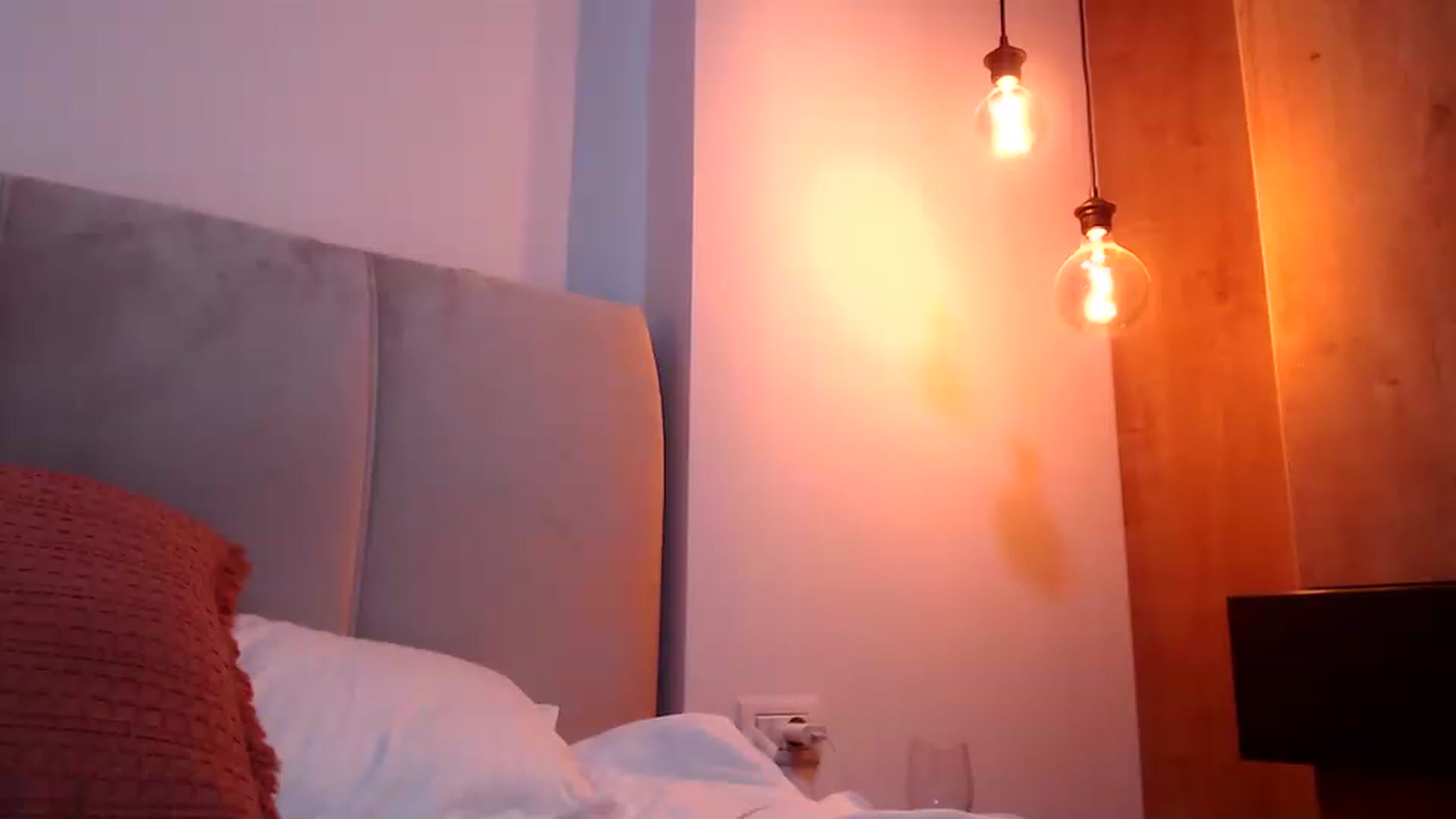 Gallery image thumbnail from call_me_em's myfreecams stream on, 04/25/2024, 18:03 image 5 of 20