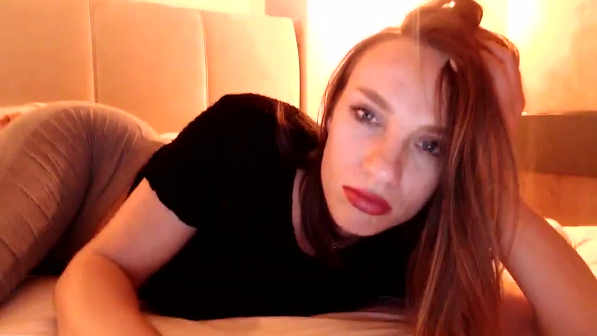 Gallery image thumbnail from call_me_em's myfreecams stream on, 04/25/2024, 18:03 image 15 of 20