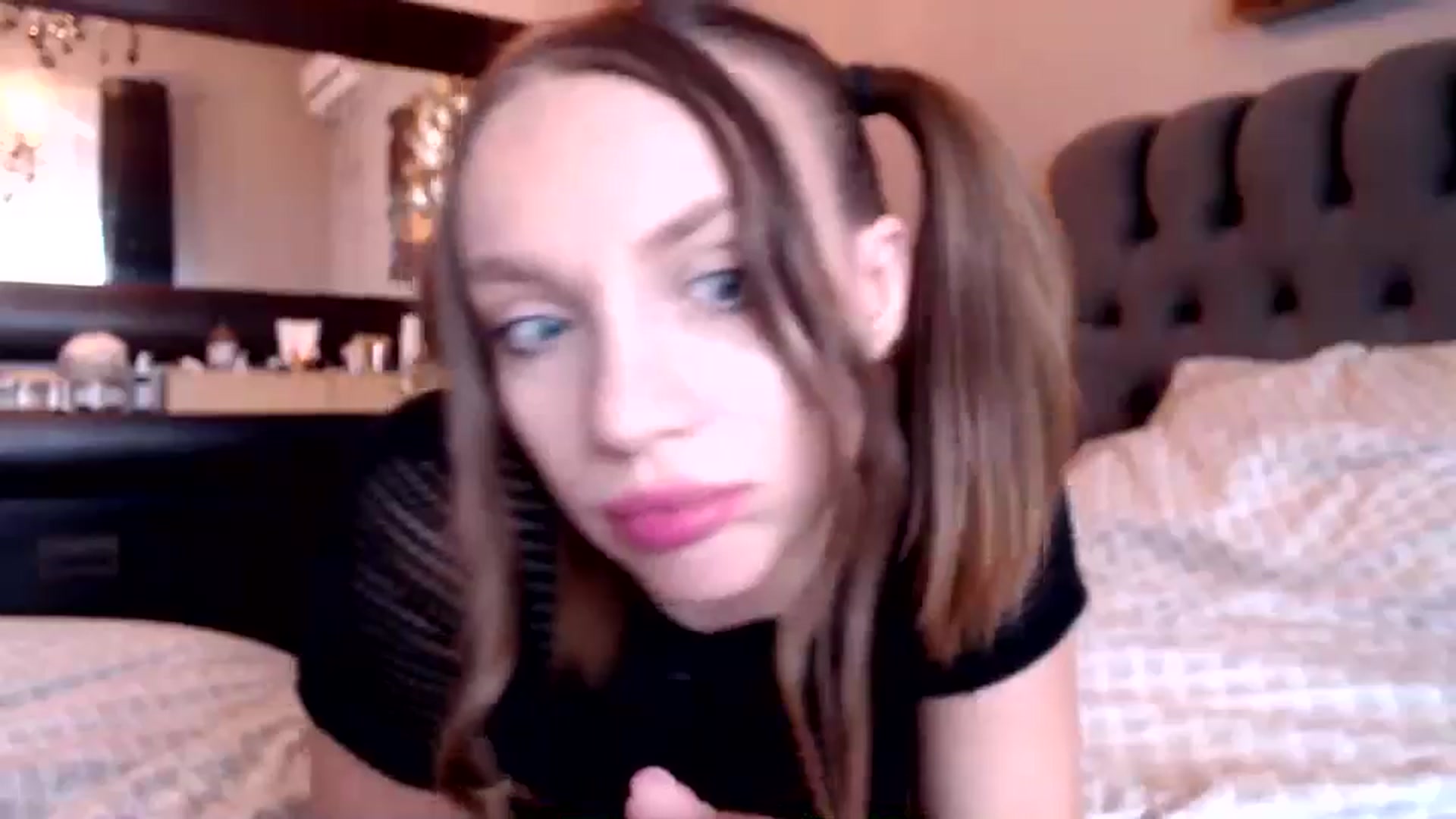 Gallery image thumbnail from call_me_em's myfreecams stream on, 04/26/2024, 10:28 image 7 of 20