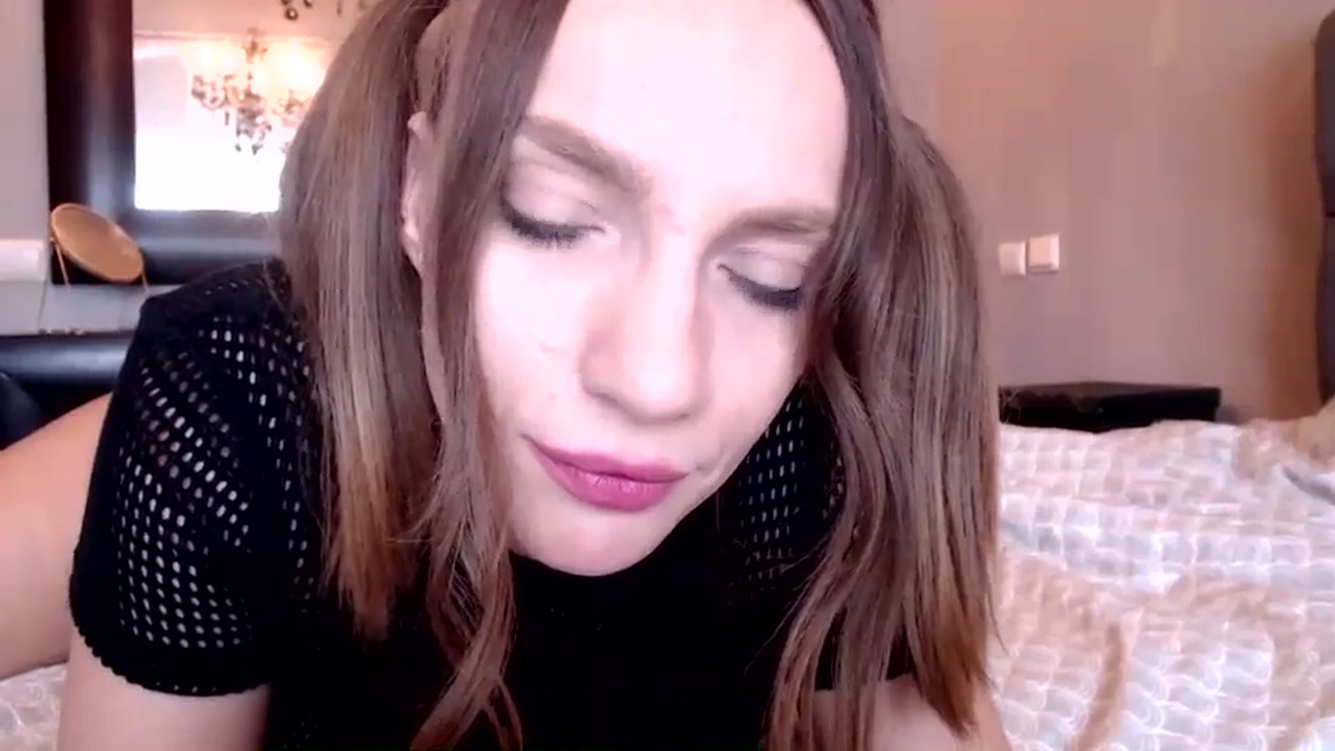 Gallery image thumbnail from call_me_em's myfreecams stream on, 04/26/2024, 10:28 image 15 of 20
