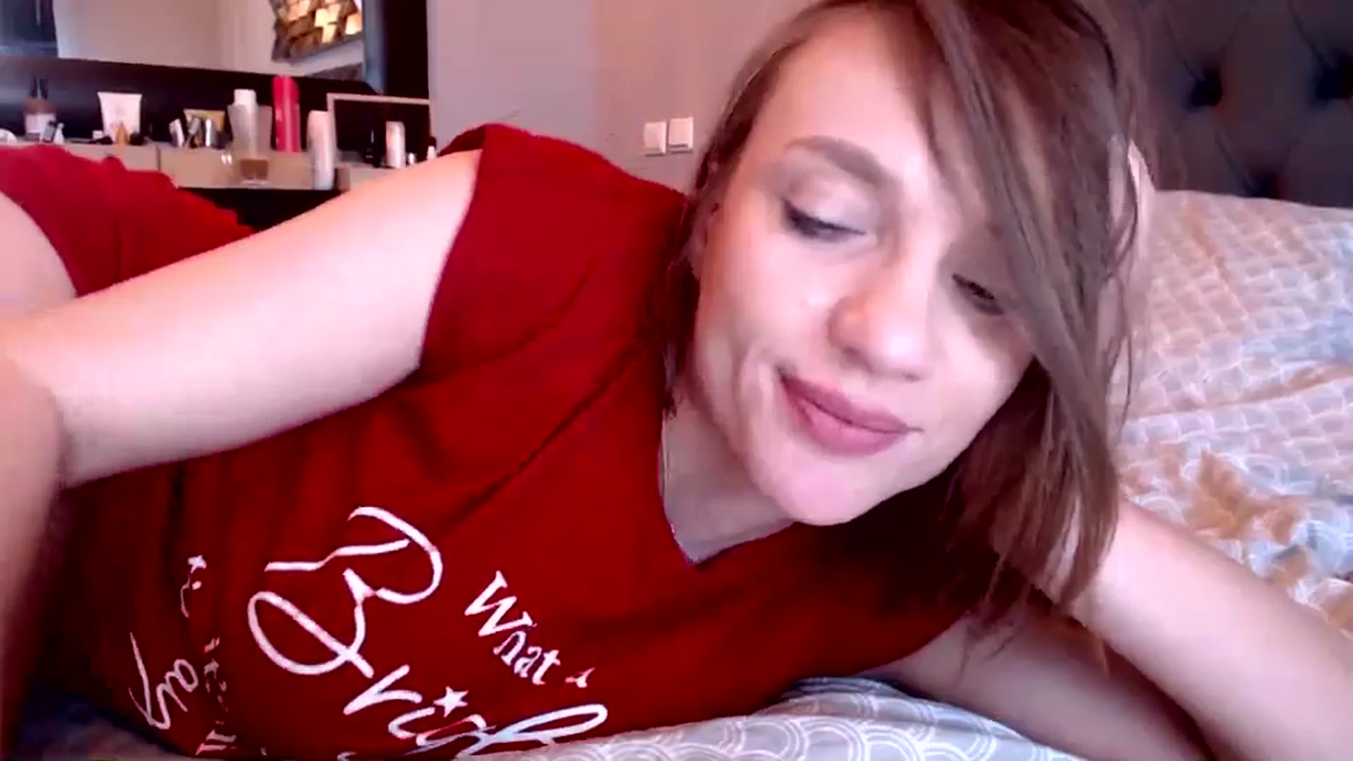 Gallery image thumbnail from call_me_em's myfreecams stream on, 04/28/2024, 10:37 image 10 of 20