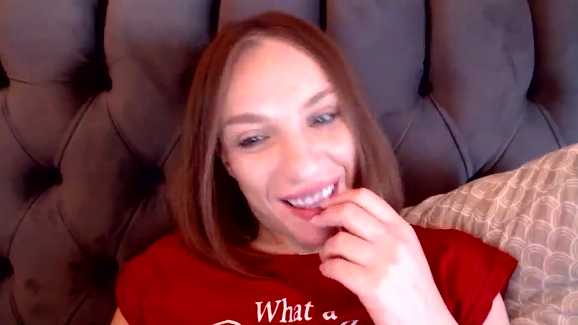Gallery image thumbnail from call_me_em's myfreecams stream on, 04/28/2024, 10:37 image 18 of 20