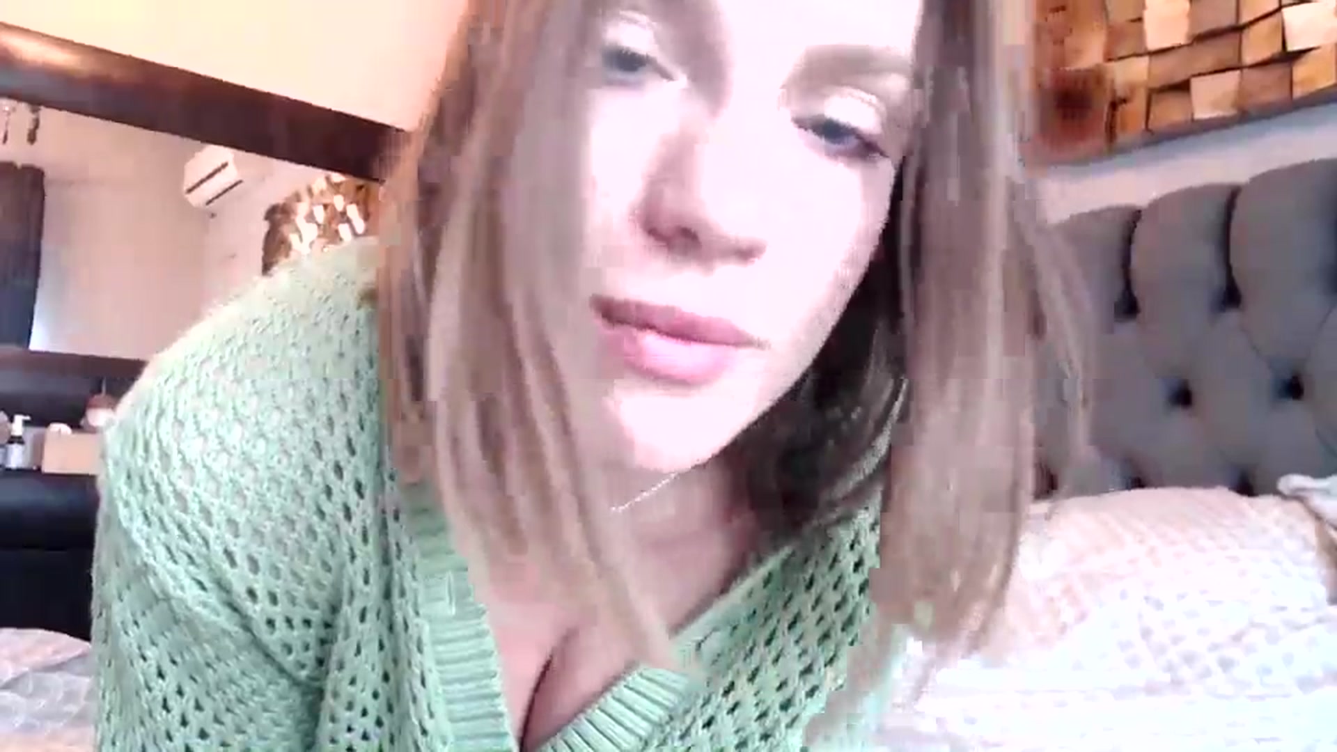 Gallery image thumbnail from call_me_em's myfreecams stream on, 05/09/2024, 10:11 image 17 of 20