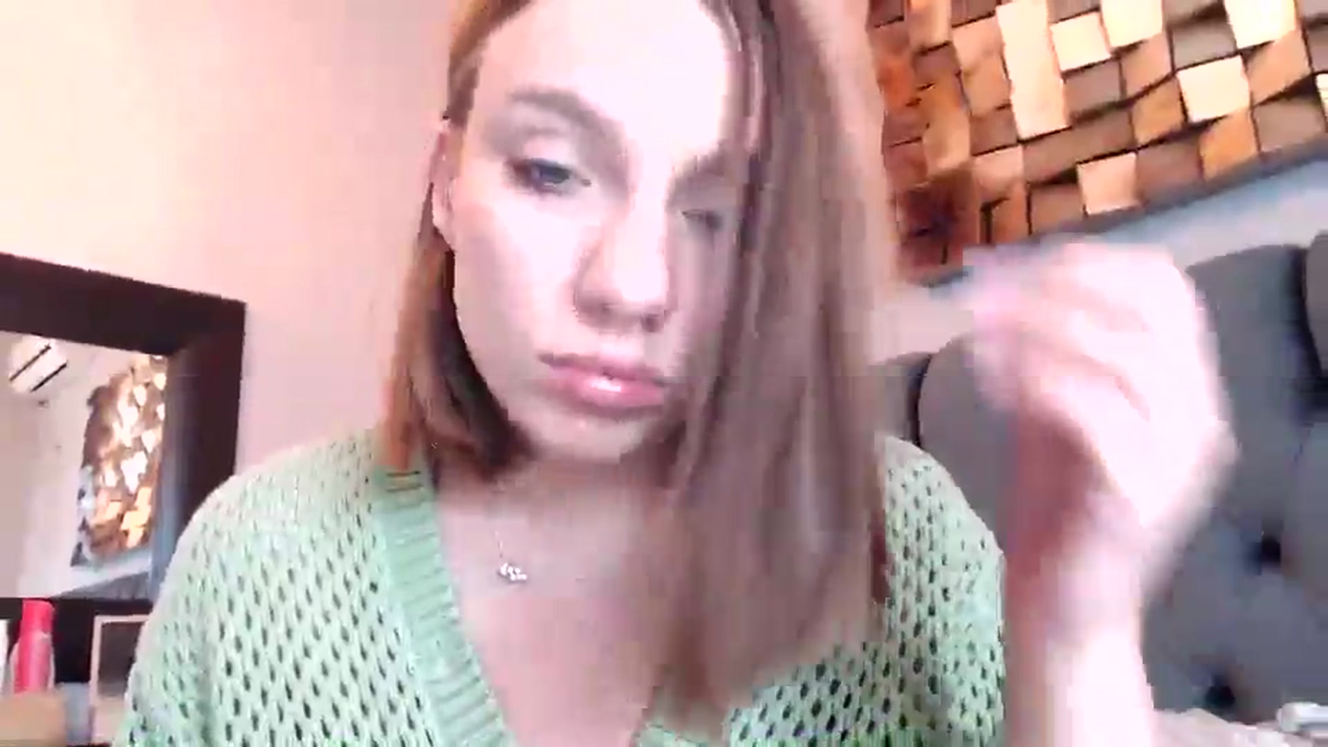 Gallery image thumbnail from call_me_em's myfreecams stream on, 05/09/2024, 12:31 image 4 of 20