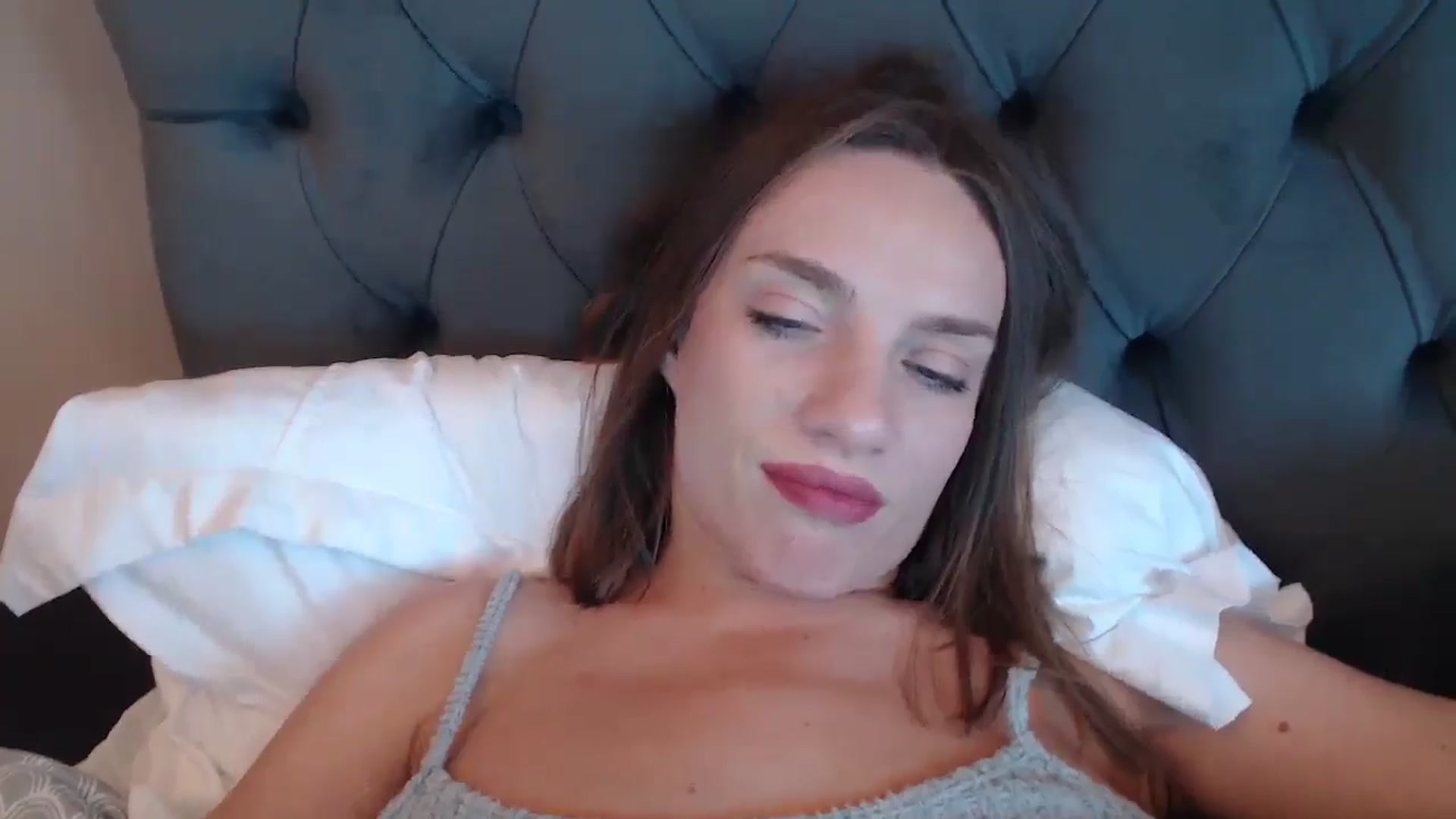 Gallery image thumbnail from call_me_em's myfreecams stream on, 06/22/2024, 11:46 image 16 of 20