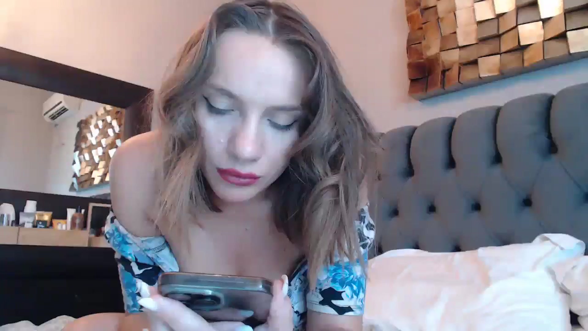 Gallery image thumbnail from call_me_em's myfreecams stream on, 06/23/2024, 12:34 image 11 of 20