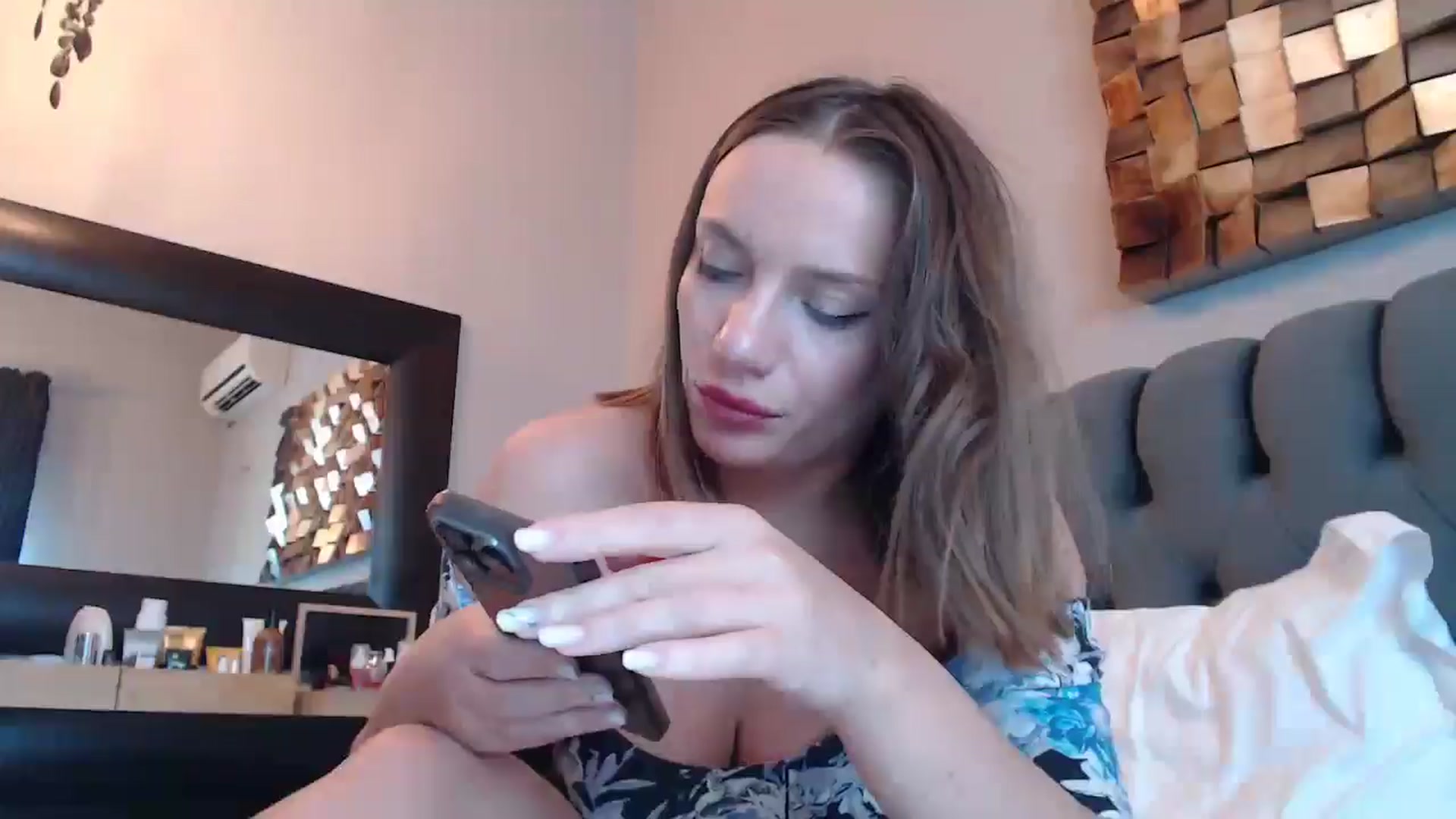 Gallery image thumbnail from call_me_em's myfreecams stream on, 06/23/2024, 12:59 image 17 of 20