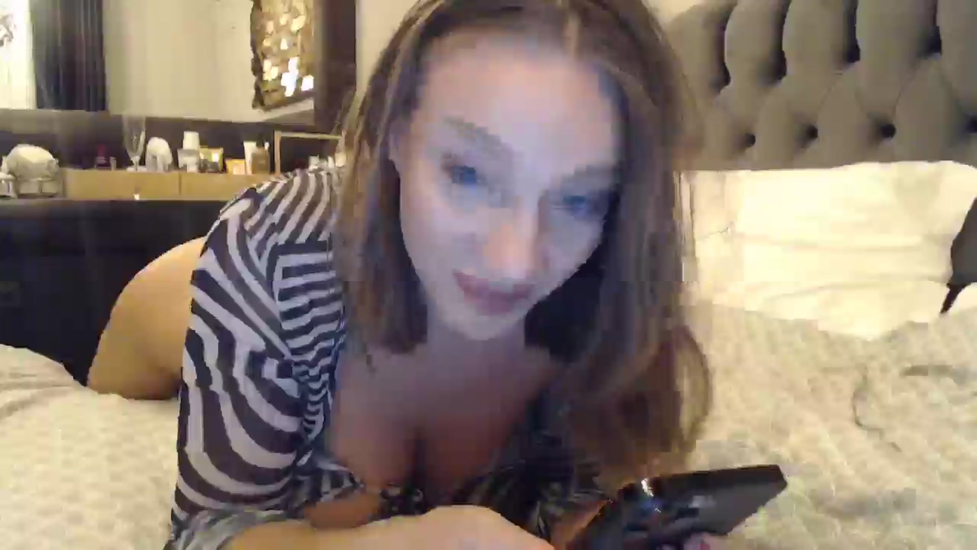 Gallery image thumbnail from call_me_em's myfreecams stream on, 06/28/2024, 18:21 image 11 of 20