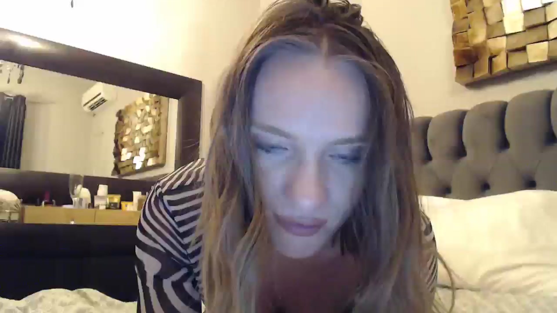 Gallery image thumbnail from call_me_em's myfreecams stream on, 06/28/2024, 18:21 image 1 of 20