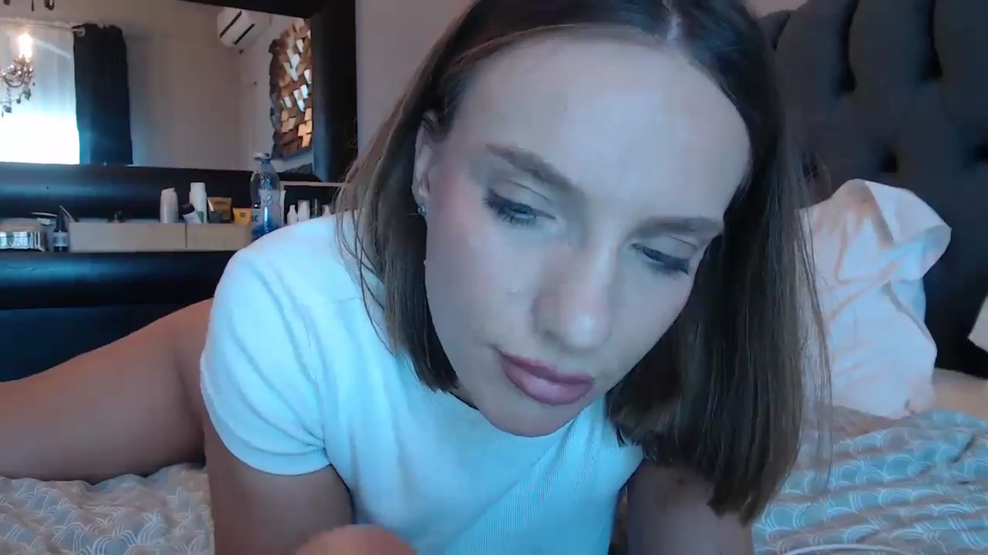 Gallery image thumbnail from call_me_em's myfreecams stream on, 08/10/2024, 09:44 image 20 of 20