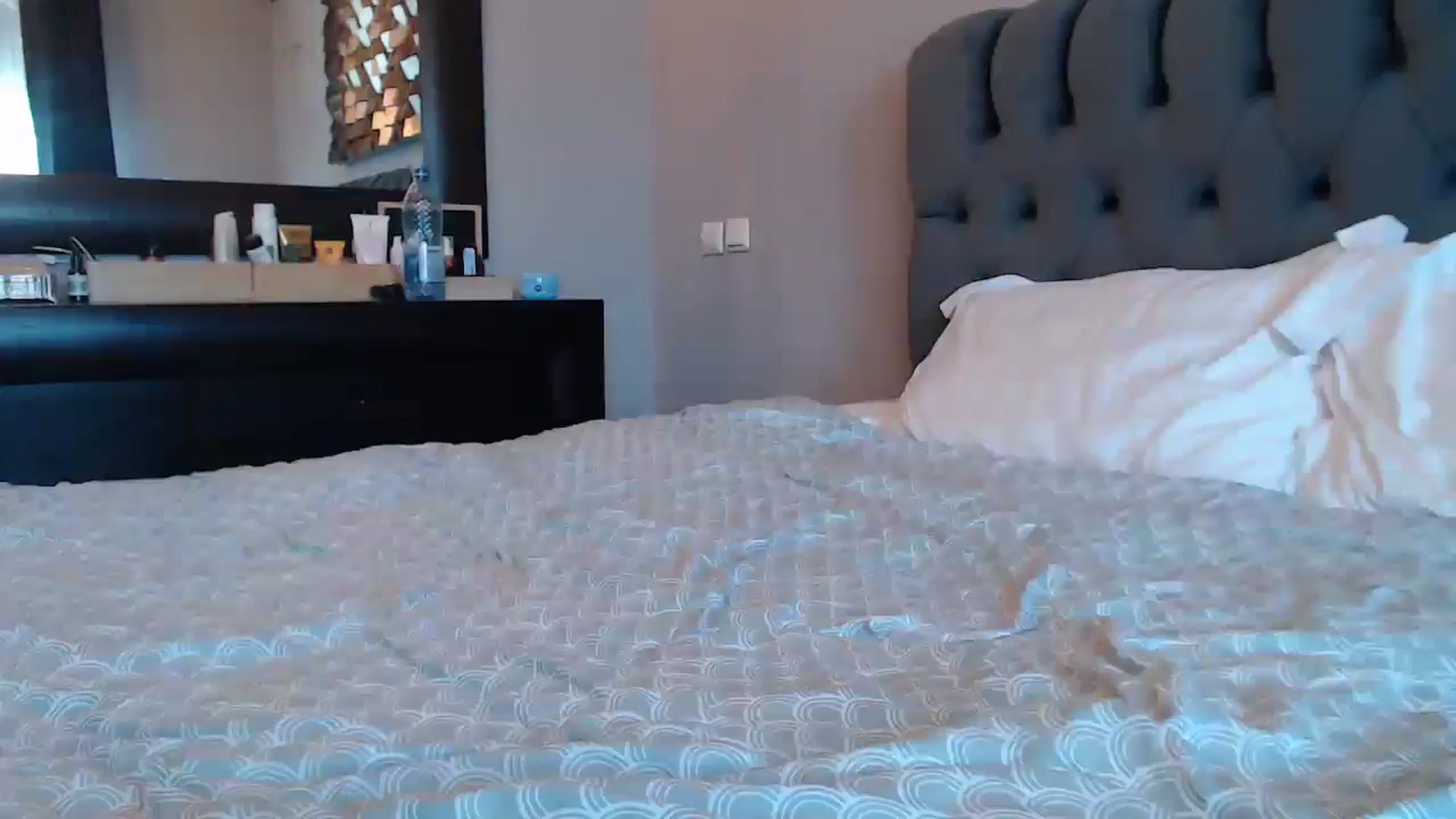 Gallery image thumbnail from call_me_em's myfreecams stream on, 08/10/2024, 09:44 image 3 of 20