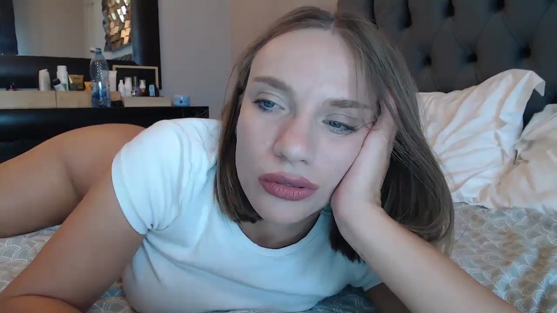 Gallery image thumbnail from call_me_em's myfreecams stream on, 08/10/2024, 16:17 image 2 of 20
