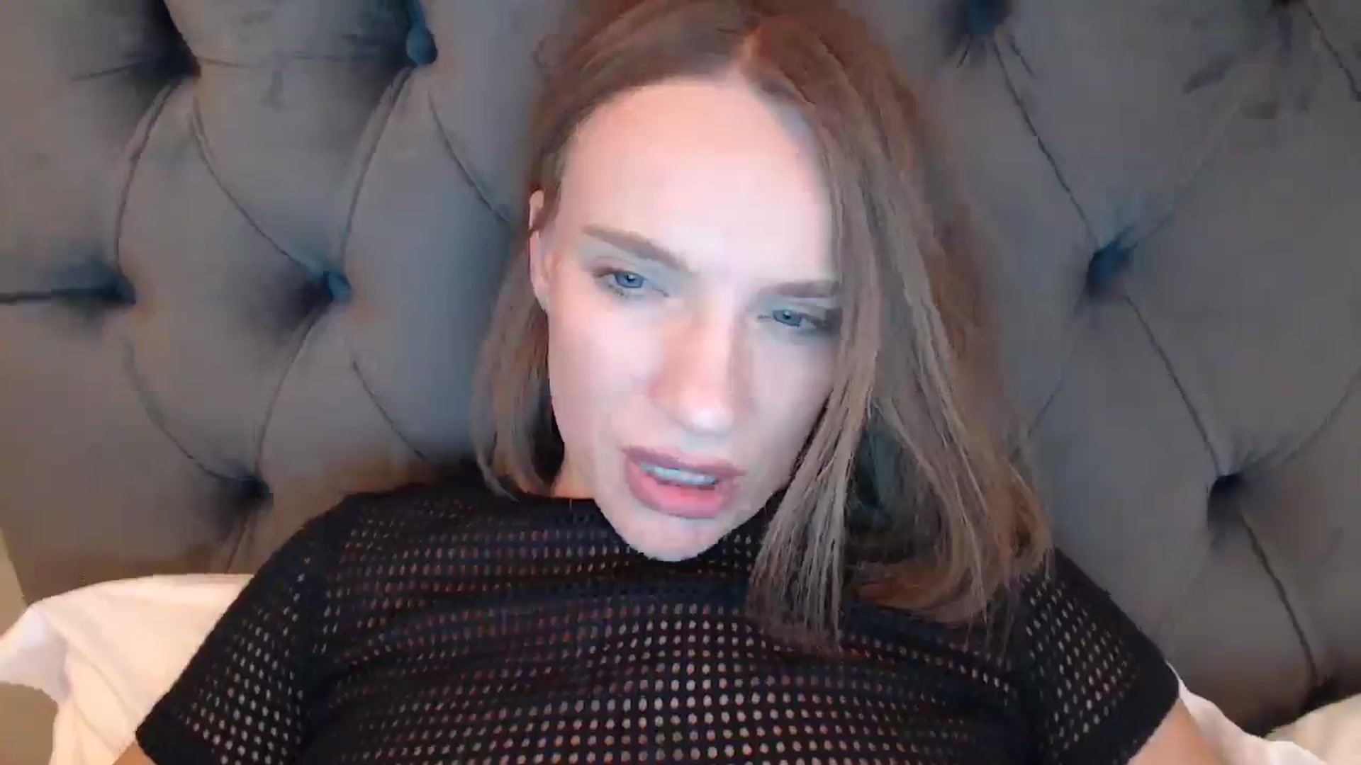 Gallery image thumbnail from call_me_em's myfreecams stream on, 08/10/2024, 17:17 image 10 of 20