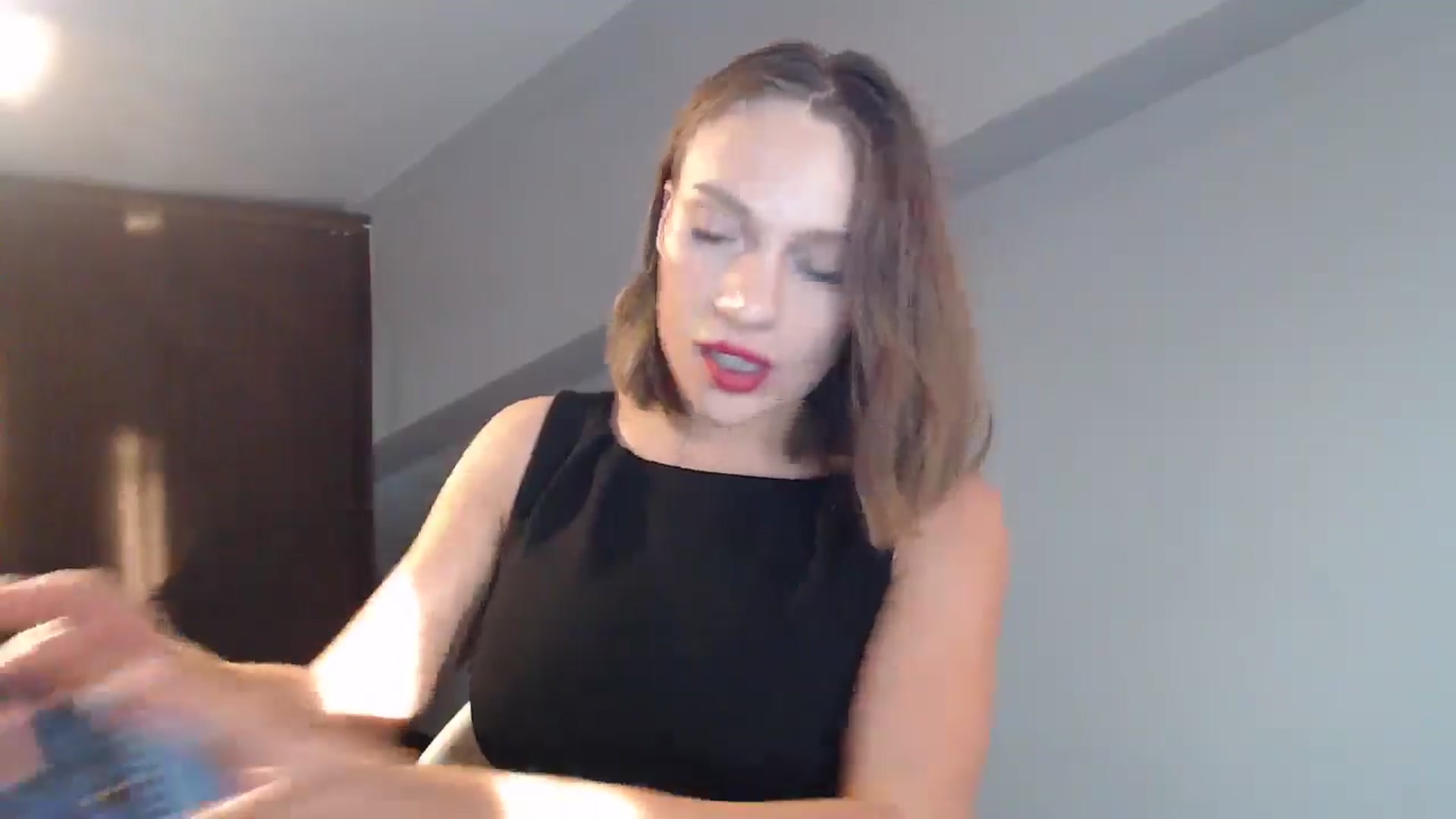 Gallery image thumbnail from call_me_em's myfreecams stream on, 08/17/2024, 16:49 image 13 of 20