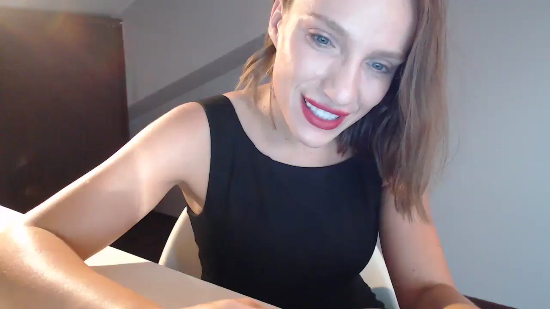 Gallery image thumbnail from call_me_em's myfreecams stream on, 08/17/2024, 16:49 image 11 of 20